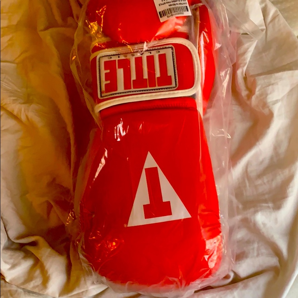brand new title boxing gloves
